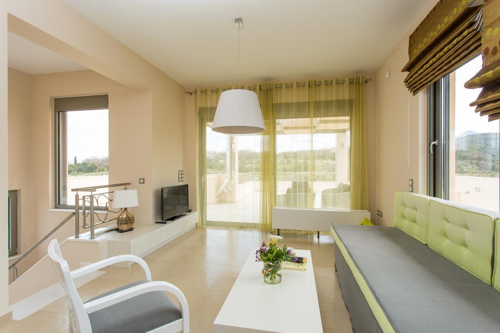Deluxe Villa Ianthos - Outdoor Hot Tub & Kids Pool Gállos المظهر الخارجي الصورة